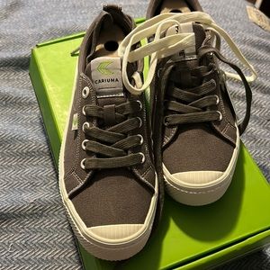 NIB CARIUMA OCA Low Pantone bungee cord canvas sneaker